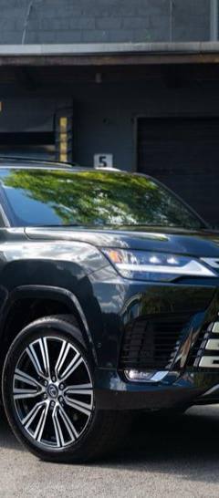 Lexus LX 700h — 2