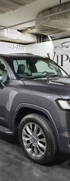 Toyota Land Cruiser 300 Premium 70th — 4