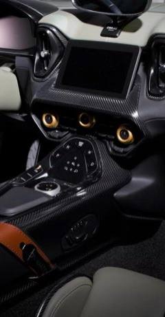 Aston-Martin DBR 22 — 6