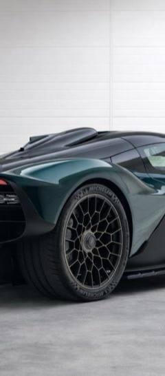 Aston-Martin Valkyrie — 3
