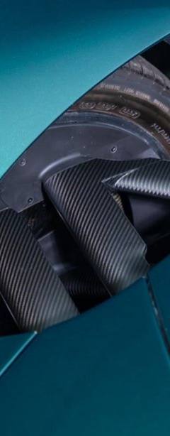 Aston-Martin Valkyrie — 7