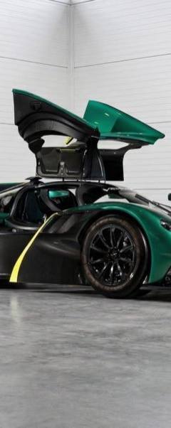 Aston-Martin Valkyrie AMR Pro — 2