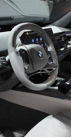 BMW 7-Series 760e M xDrive PHEV — 5