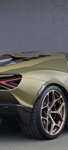 Lamborghini Revuelto — 4
