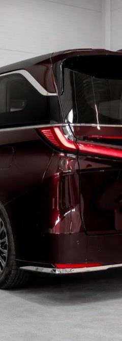 Lexus LM 350h AWD — 2