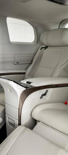 Lexus LM 350h AWD — 6
