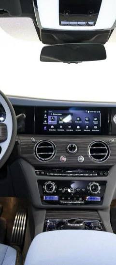 Rolls-Royce Spectre — 7