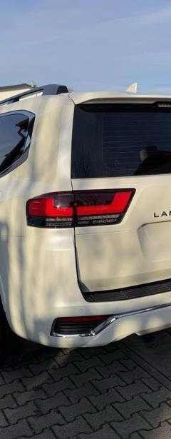 Toyota Land Cruiser 300 Guard B6+ — 5