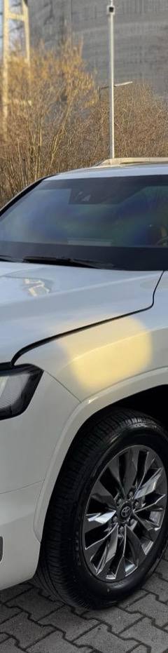 Toyota Land Cruiser 300 Guard B6+ — 1